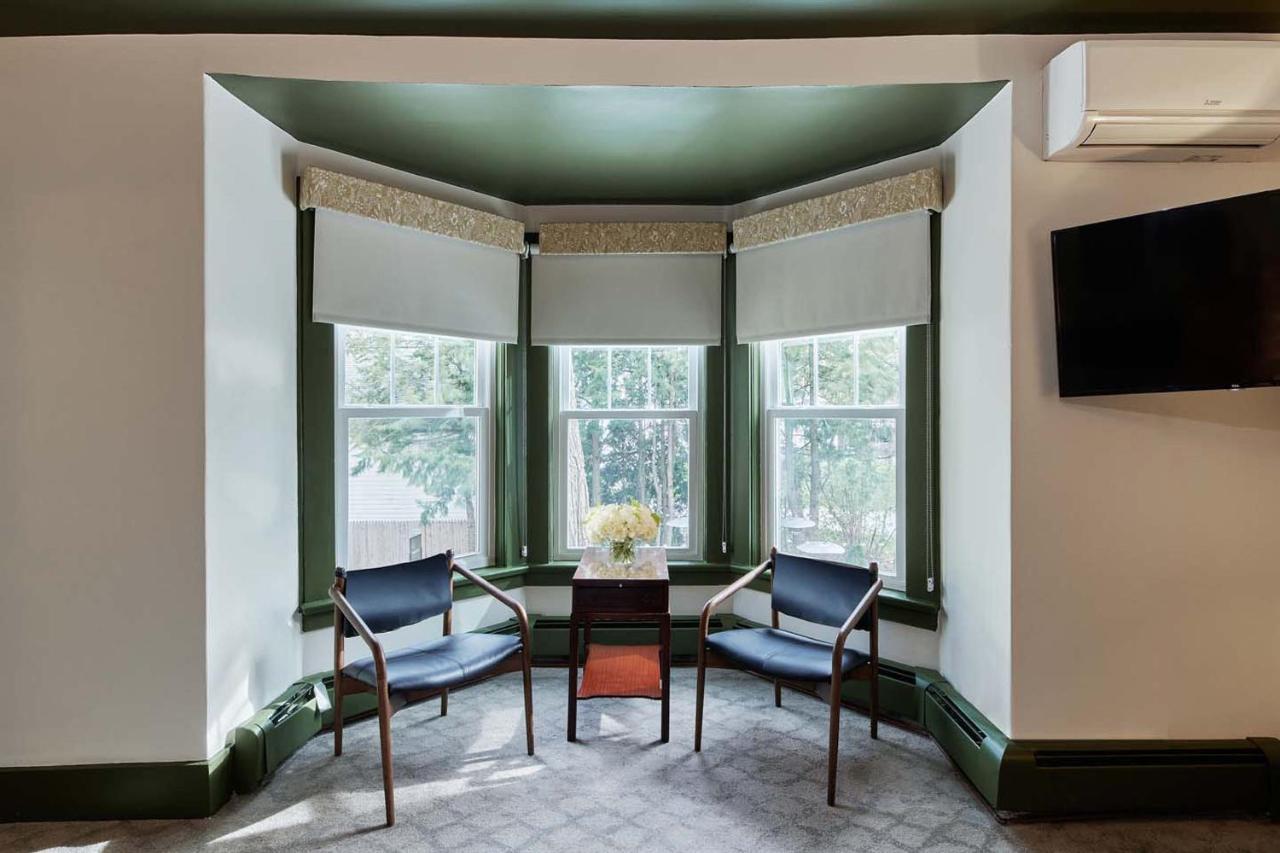 The Whitlock Hotel Lenox Exterior foto