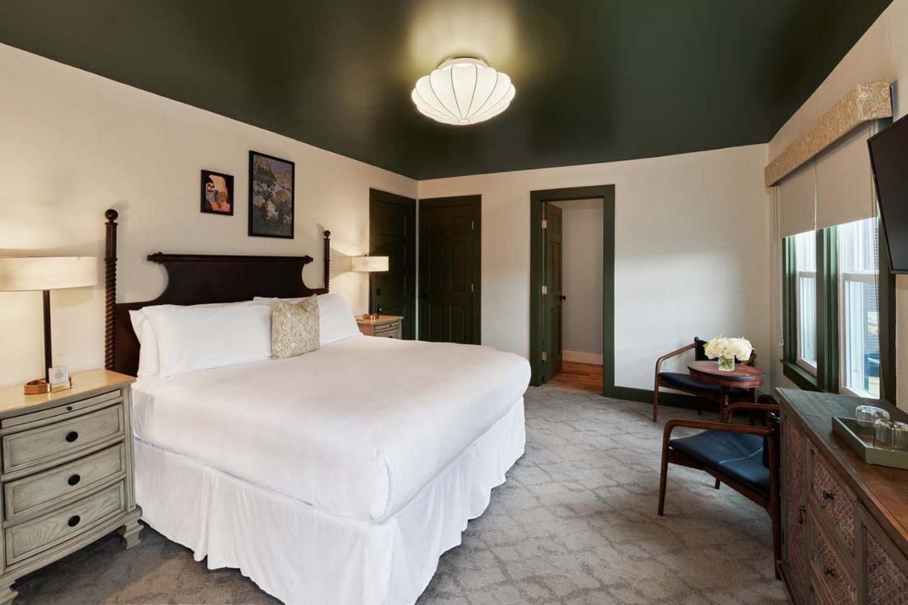 The Whitlock Hotel Lenox Exterior foto