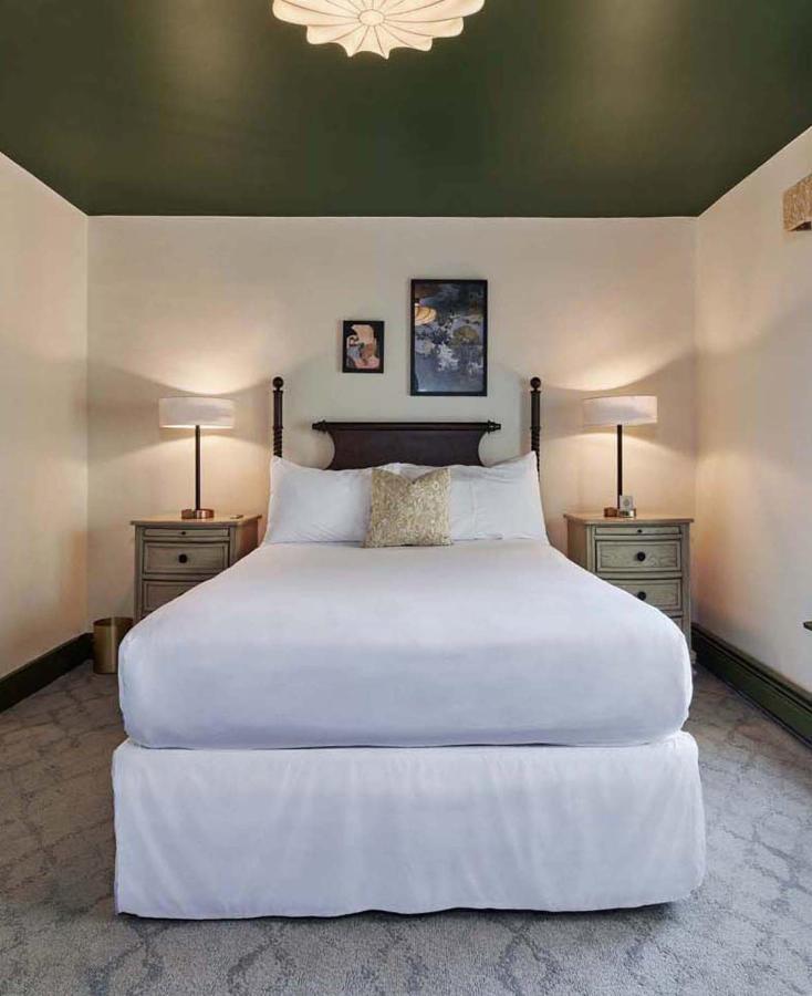 The Whitlock Hotel Lenox Exterior foto