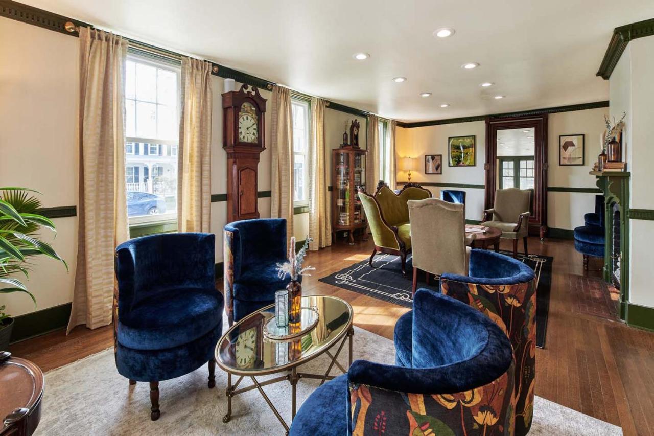 The Whitlock Hotel Lenox Exterior foto