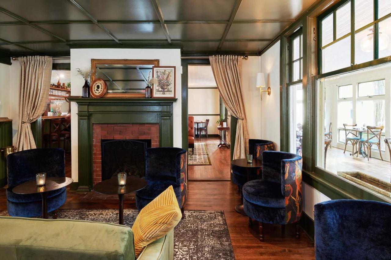The Whitlock Hotel Lenox Exterior foto